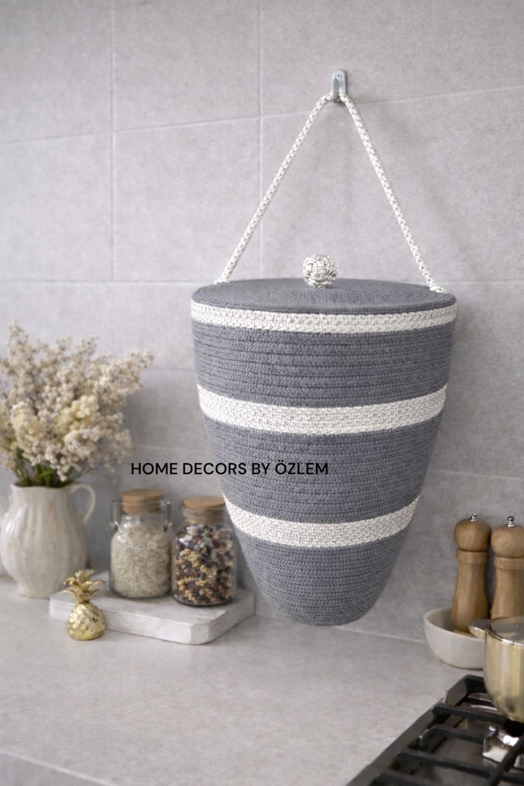 Gri Beyaz Poşetlik Kapaklı Poşetlik Organizer Düzenleyici Saklama Kutusu El Emeği Handmade - 30x25 cm