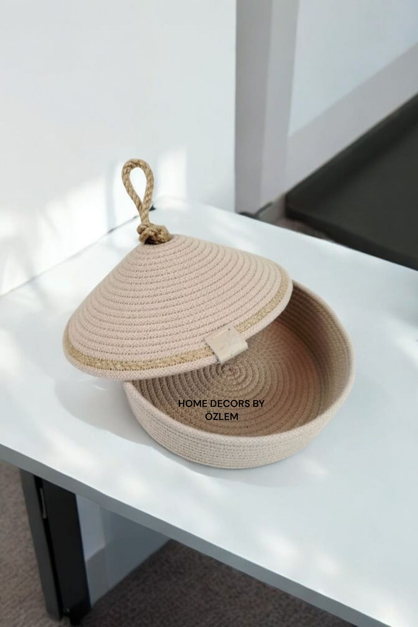 Kapaklı Bej Hasır Sepet Dekoratif Sepet Saklama Kutusu Organizer Düzenleyici Handmade El Emeği - 20x5 cm