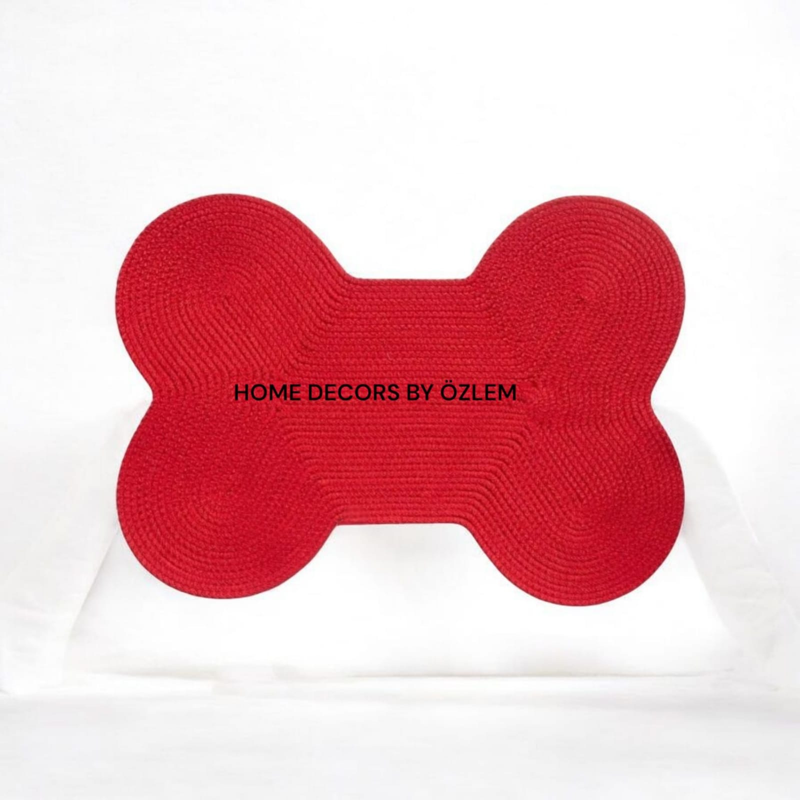 Kırmızı Kedi Köpek Mama Matı Mama Paspası Düzenleyici Pet Kedi Köpek Aksesuarı El Emeği Handmade - 62x41 cm