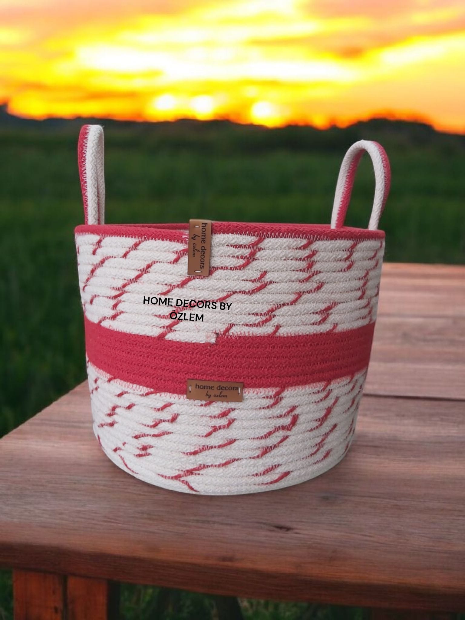 Kulplu Ekru Kırmızı Sepet Dekoratif Sepet Saklama Kutusu Hasır Sepet Organizer Düzenleyici Handmade El Emeği - 25x25cm