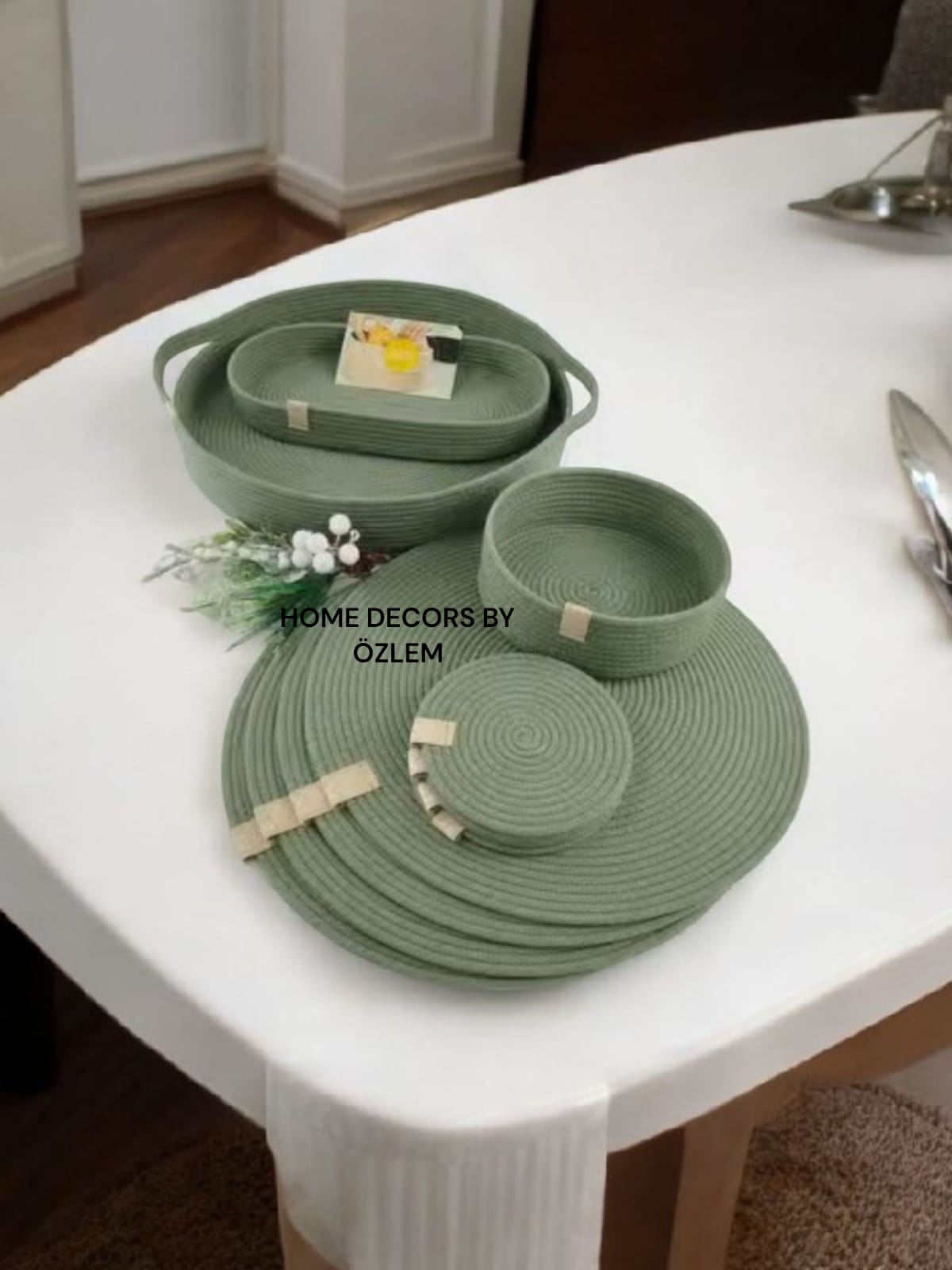 Mint Yeşili 6 Kişilik 15 Parça Amerikan Servisi Supla Takımı Organizer Servis Saklama kutusu Hasır Sepet - Supla:33x33cm / Bardak Altlığı:12cm / Kulplu Yuvarlak Sepet:33x5cm / Oval Kapaklı Sepet: 30x16x5cm / Yuvarlak Sepet:18x7cm