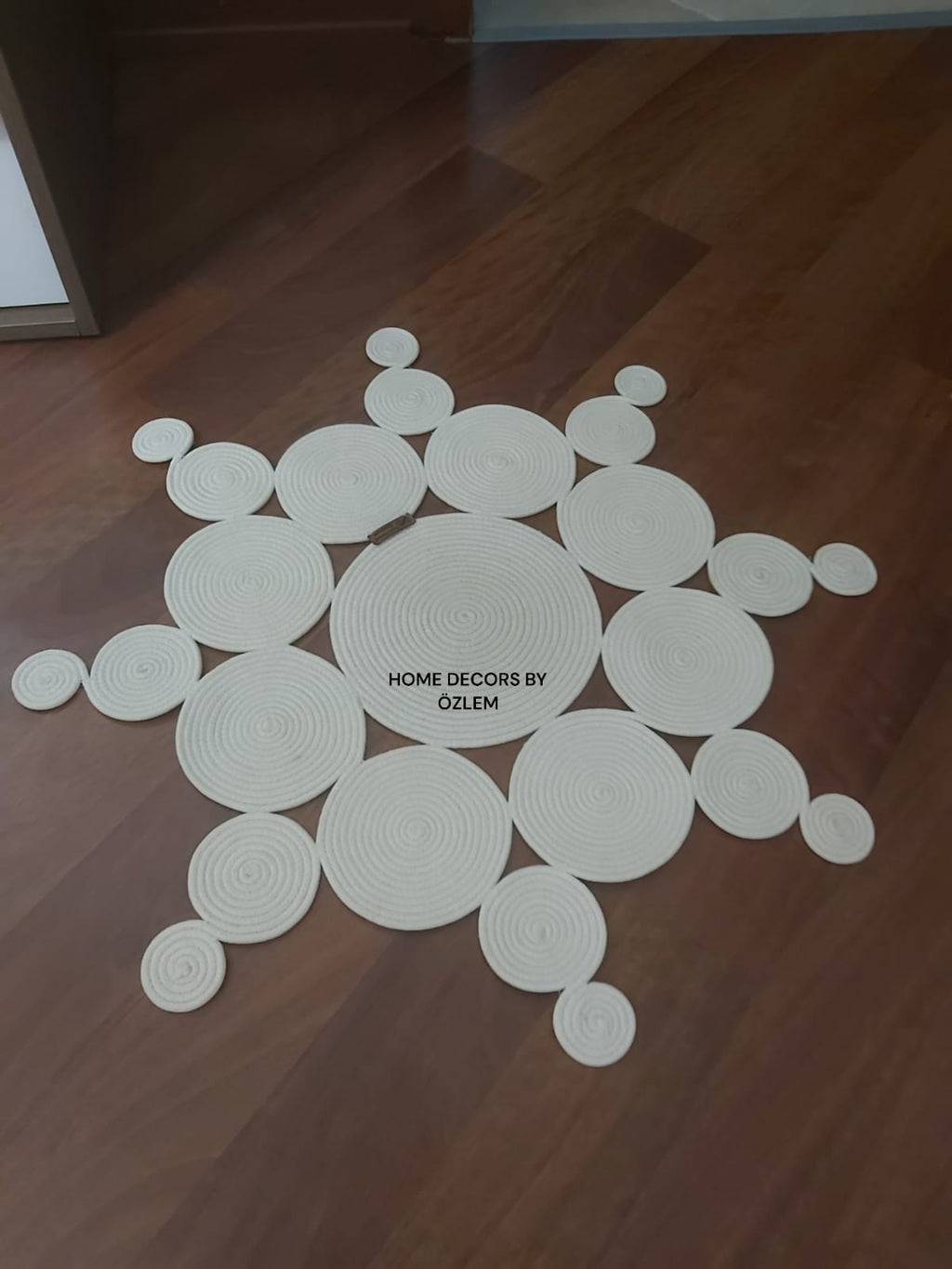 Ekru Dekoratif Geometrik Örtü Masa Örtüsü Runner Düzenleyici Handmade El Emeği Hasır Örtü- 60x60 cm