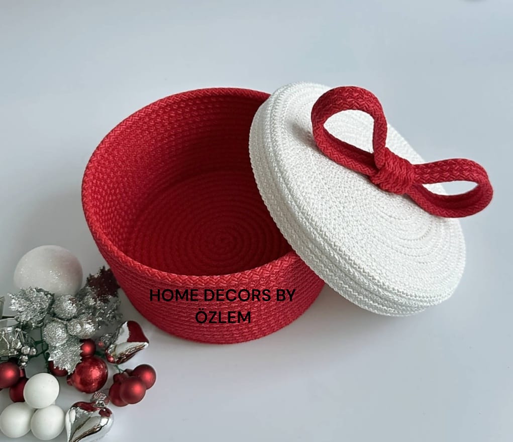 Kırmızı Beyaz Kapaklı Sepet Dekoratif Sepet Saklama Kutusu Organizer Hasır Sepet Düzenleyici Handmade El Emeği - 20x11 cm