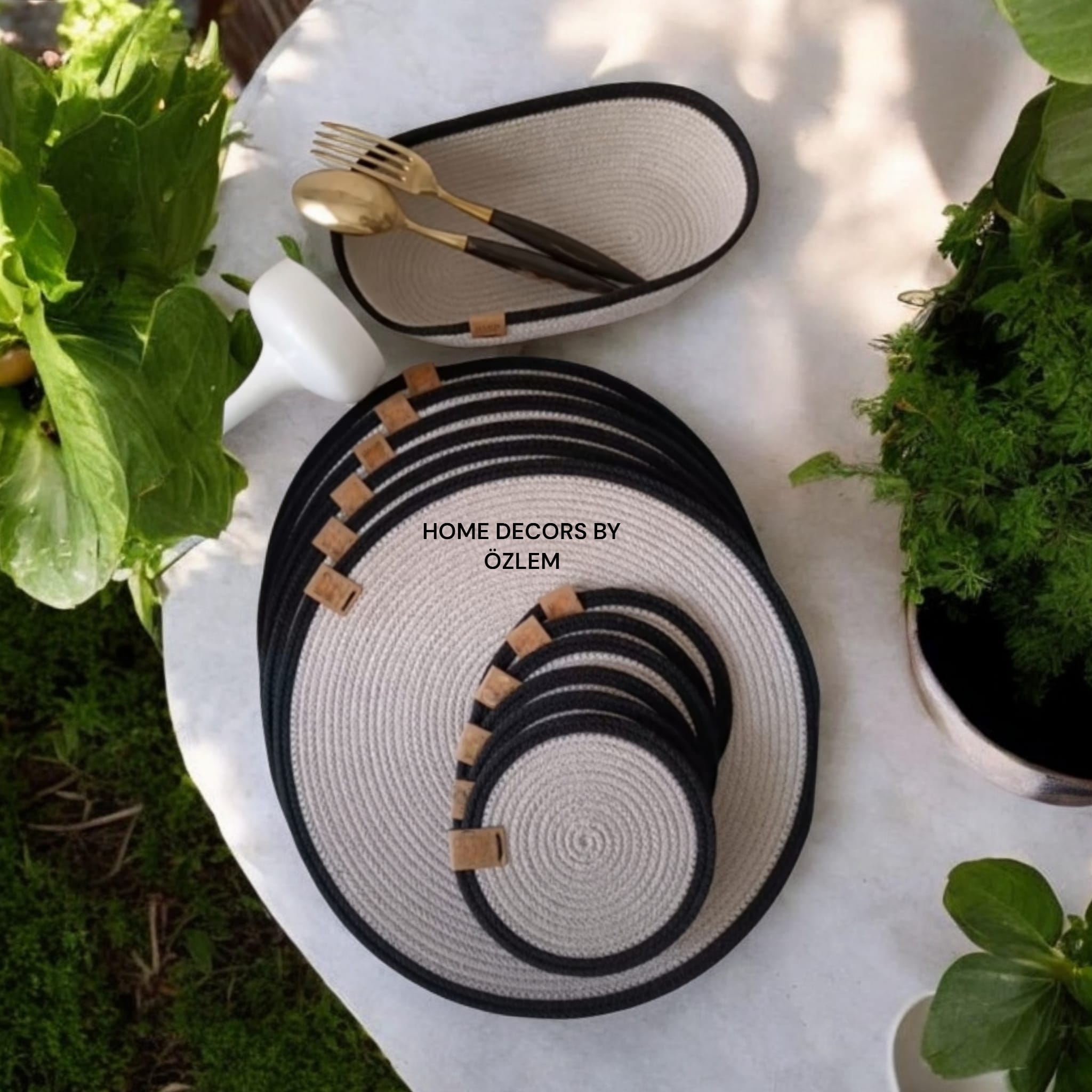 Siyah Ekru 6 Kişilik 13 Parça Amerikan Servisi Supla Takımı Organizer Servis Saklama kutusu Hasır Sepet - Supla:33x33cm/Bardak Altlığı:12cm/Oval Ekmek Sepeti:22x8cm